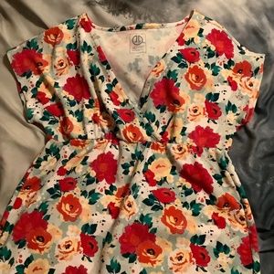 Liz Lange Maternity v-neck floral dress Large